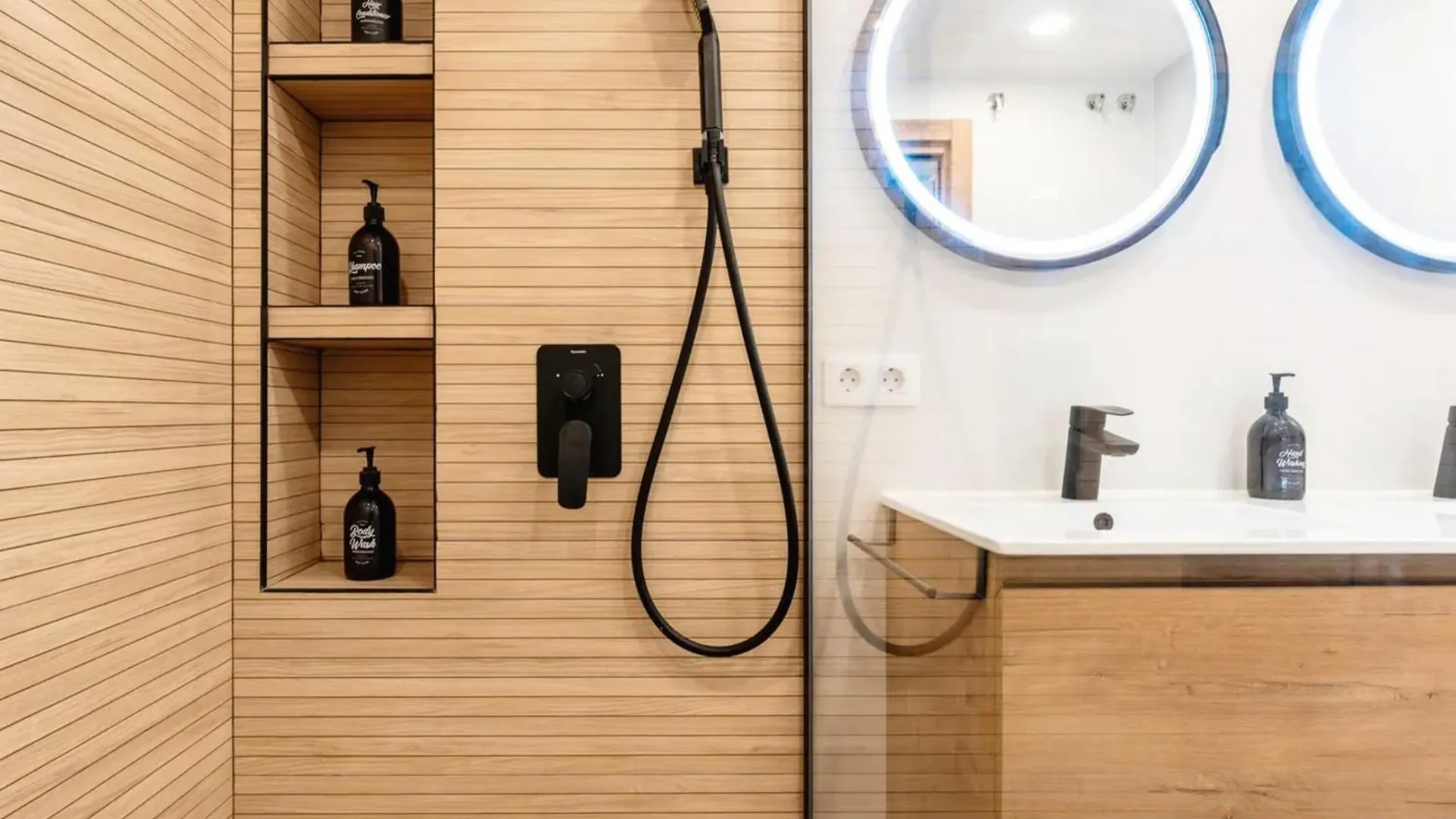 פואנגירולה Apartamento Boutique Miramar Playa, Garaje Opcional 0*,  ספרד
